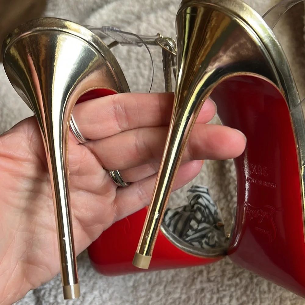 Christian Louboutin, studded clear pointy toe heels. Sz. 38.5 - Picture 5 of 12